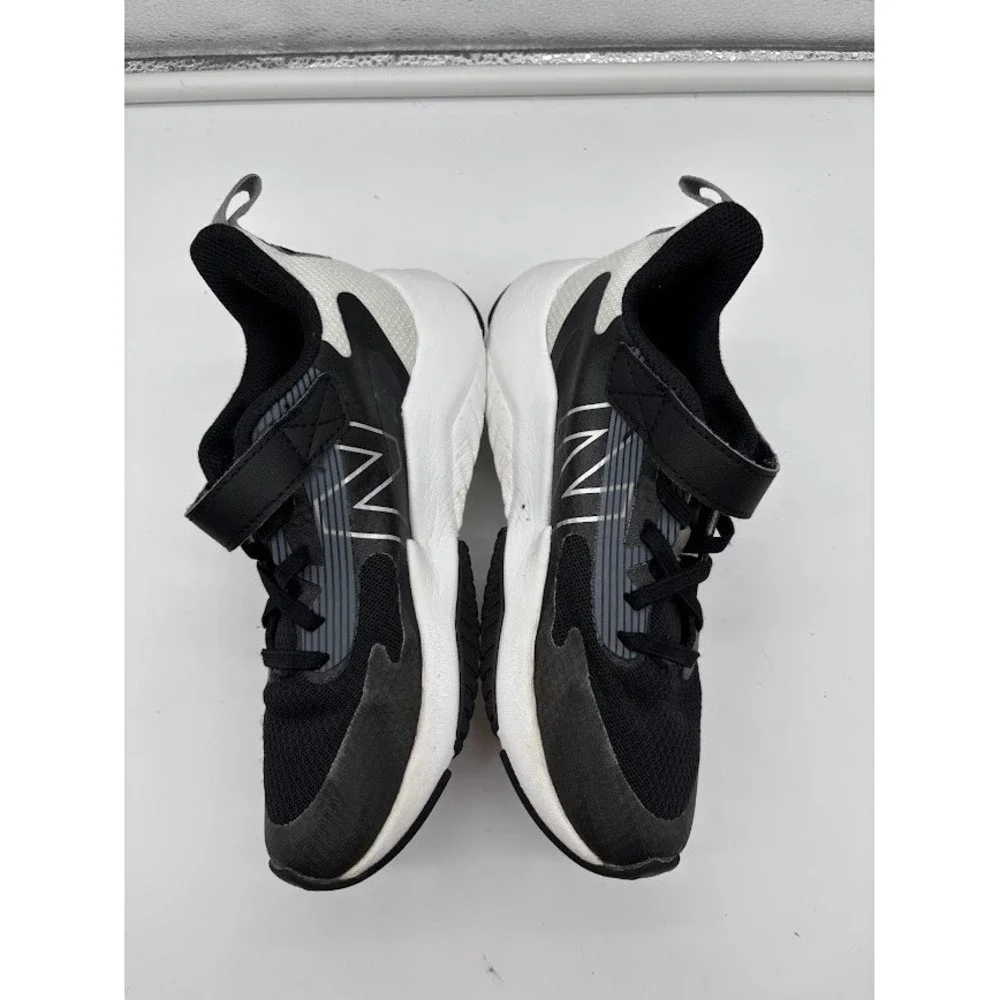 New Balance Rave Run v1 Kids Sneakers‎ Black White Mesh Hook and Loop Strap